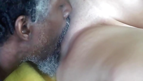 Amateur milf with a sexy body takes off her clothes