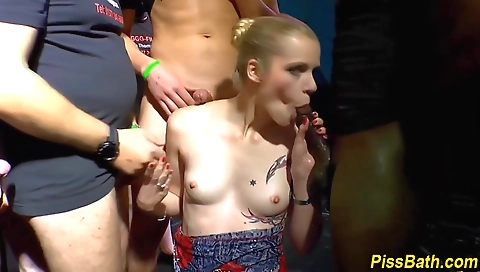 Mas co mannerani worms and fucking for a hot pussy